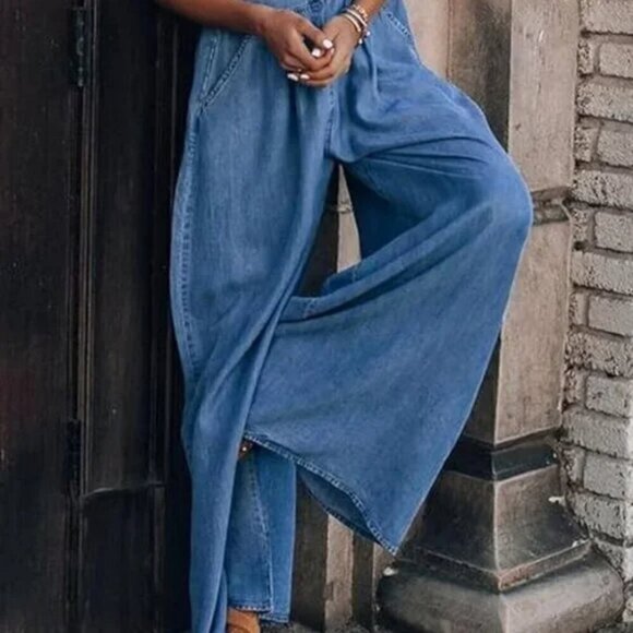 Wide Leg Bib Overalls - Picture 4 of 4